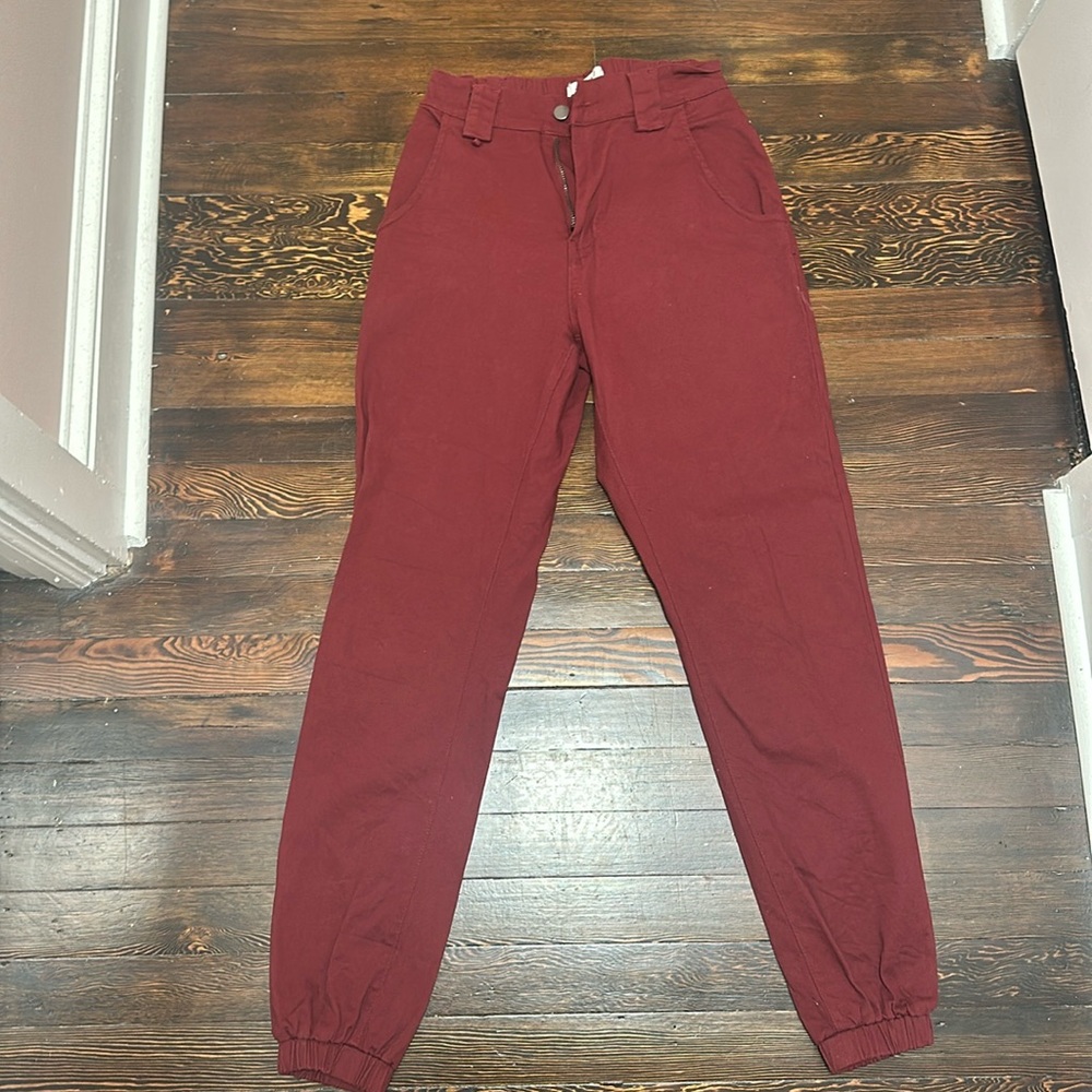 Maroon stretchy joggers